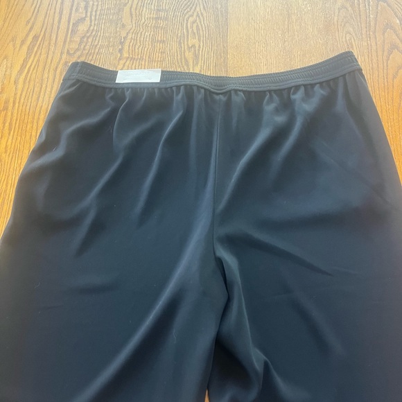LAST CALL NWT Chico’s Pants 3T / XL 16 Tall Black Tapered Pull On Dress Pants - Picture 10 of 11